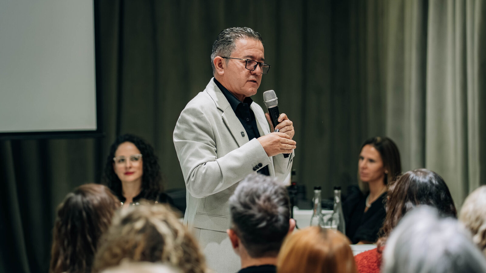 Dr. Hector Romero en charla de Epigenética